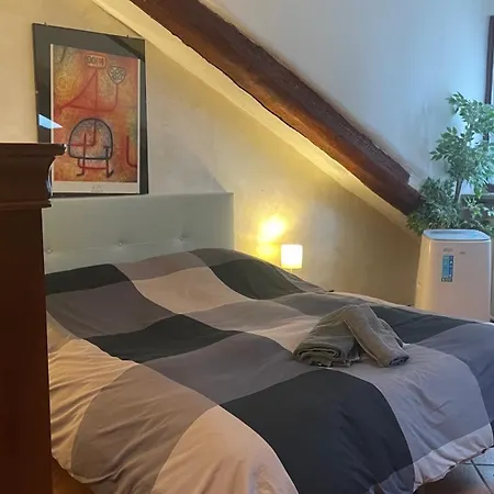 Mansarda Xx Settembre 72 아파트