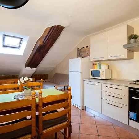 아파트 Mansarda Xx Settembre 72 *